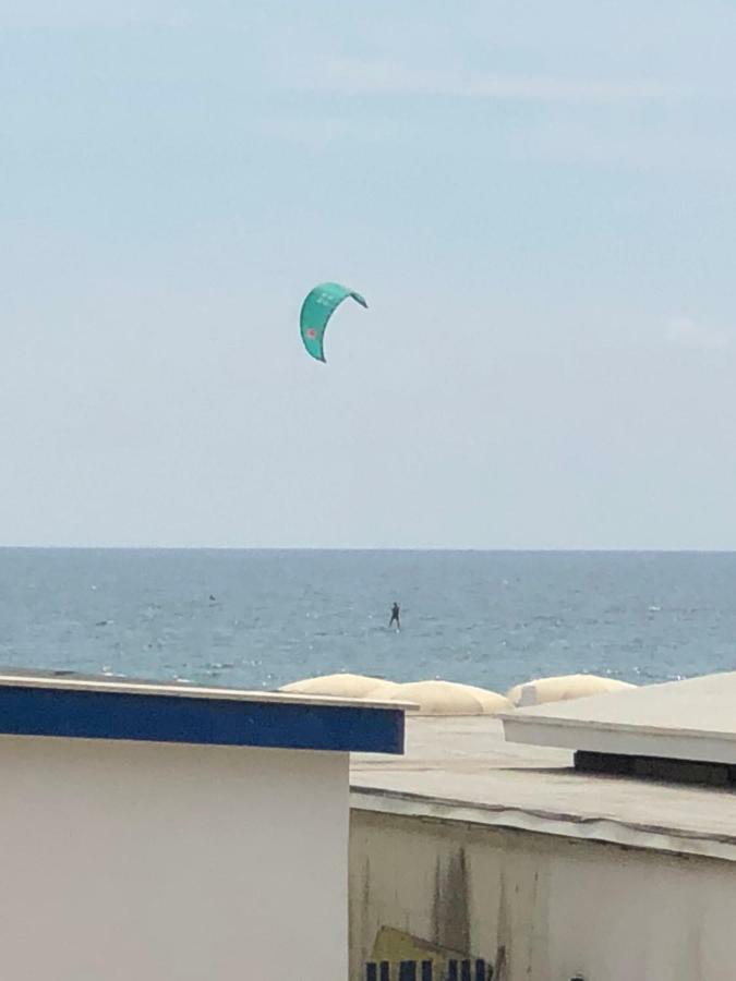 Sea Of ​​Rome Near The Center Of The Eternal City! Lido di Ostia Exterior foto